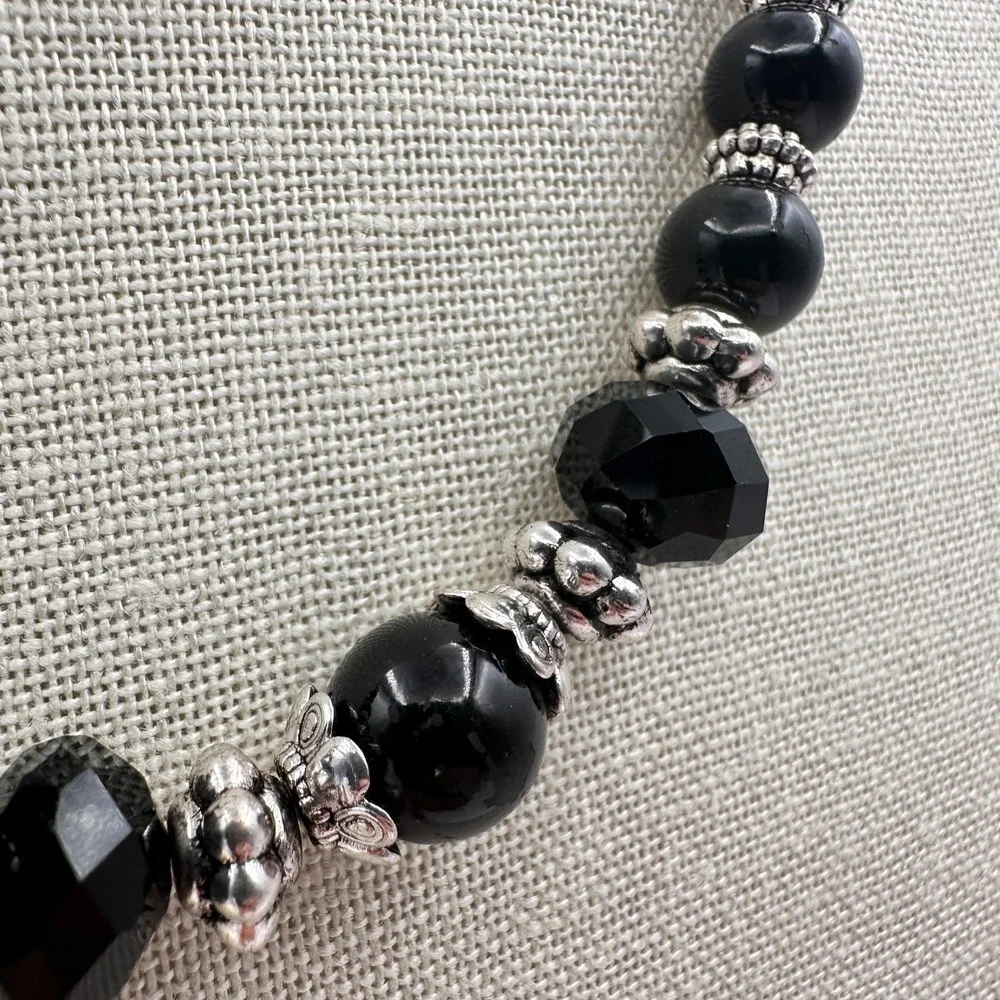 Vintage 90s Black Beaded Silver Tone Necklace Boho Classic Fashion Jewelry Boho